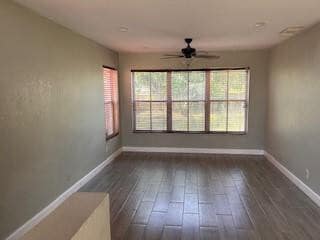 Building Photo - 3227 W Buena Vista Dr