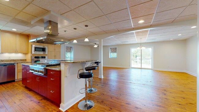 Building Photo - 236 Chatham St