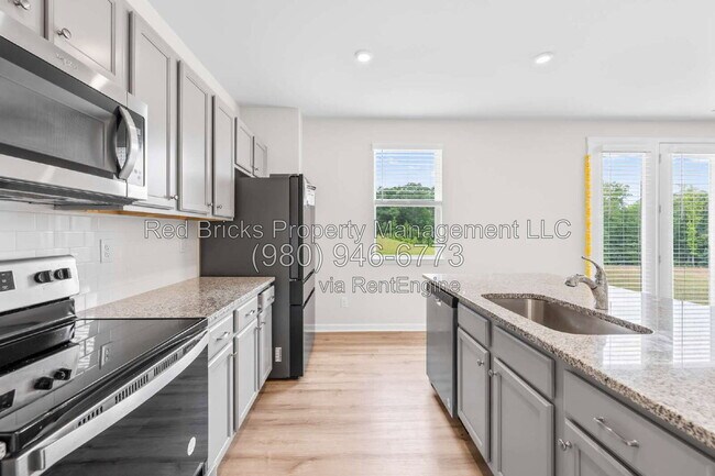 Building Photo - 3432 Bluff Hill Lane