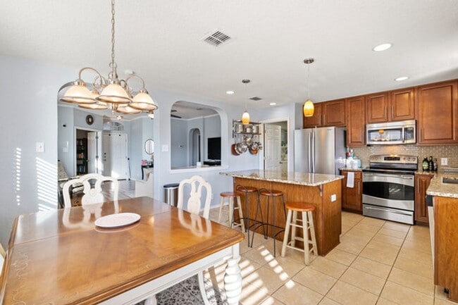 Building Photo - Single story home with study located in Miramar.