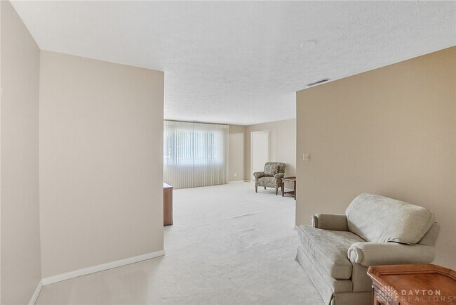 Building Photo - 1033 Georgian Dr