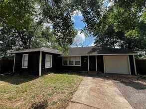 Building Photo - 5926 Southtown St