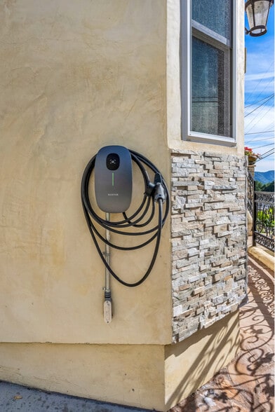 Building Photo - 4316 Briggs Ave