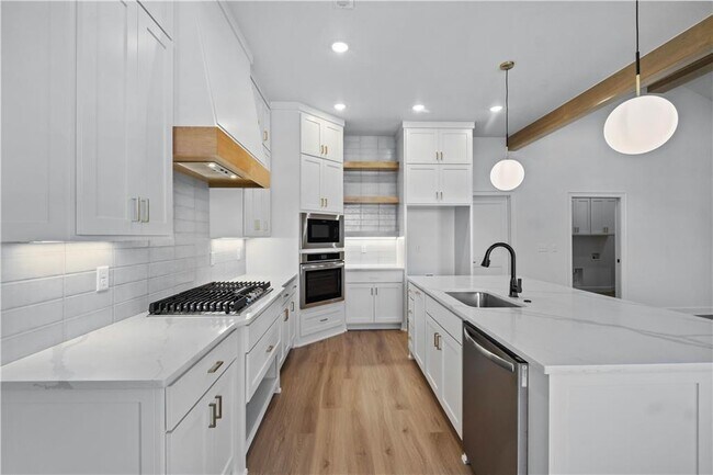 Building Photo - 1810 Peacock Rd