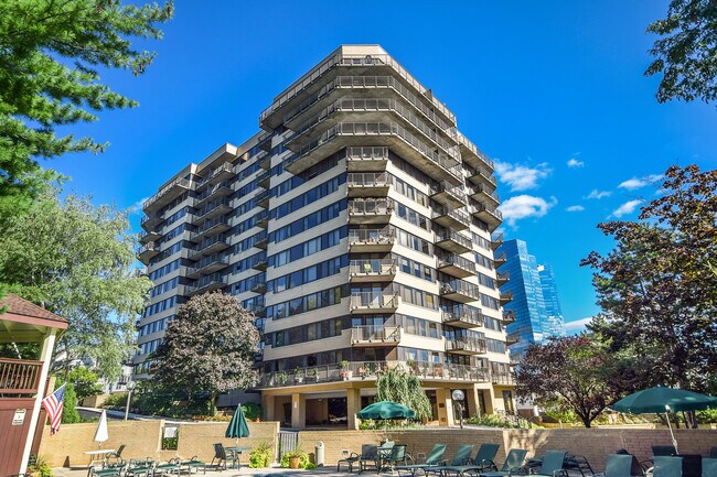 Building Photo - 25 Rockledge Ave