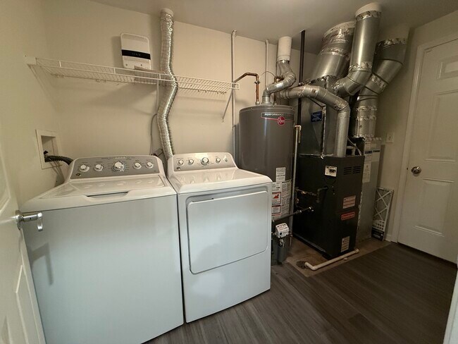 Building Photo - 433 Acushnet St