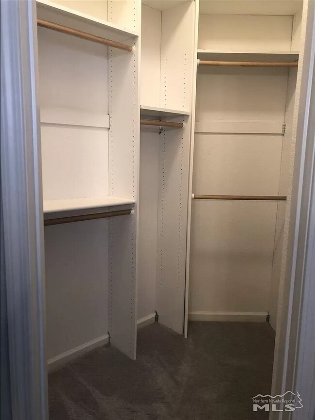 Building Photo - 9619 Glen Ridge Dr