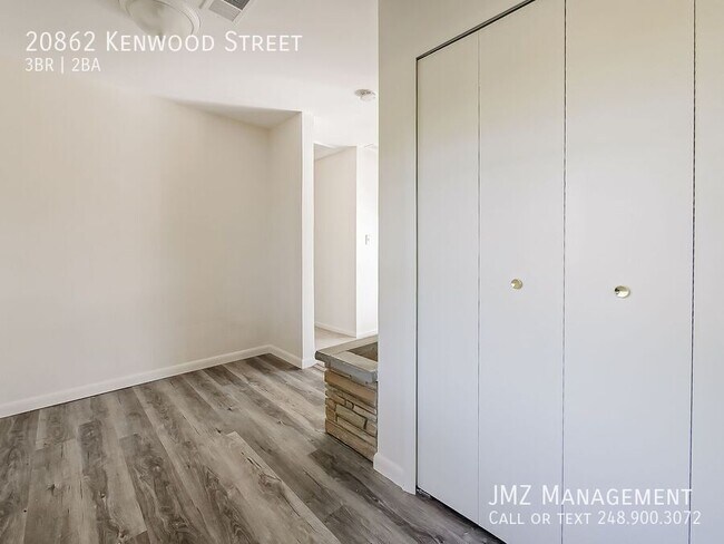 Building Photo - 20862 Kenwood St