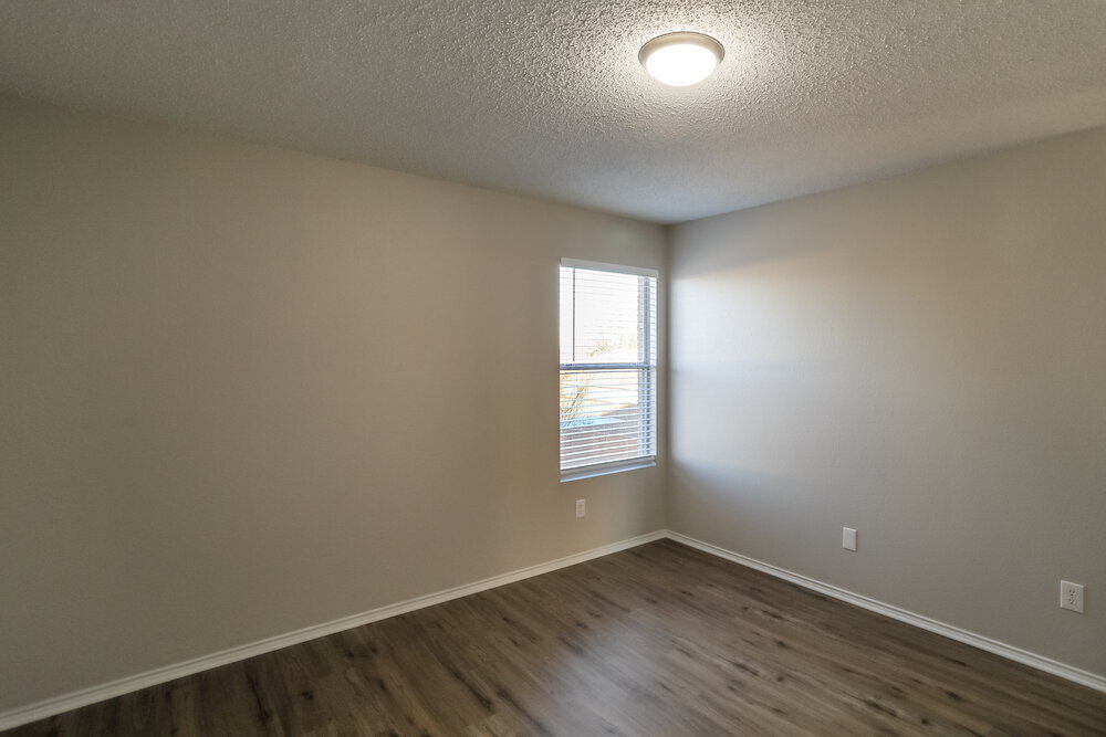 Building Photo - 16101 Hollyhill Ct