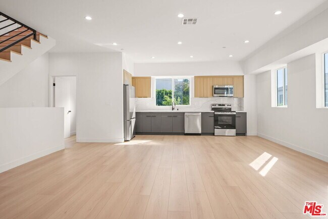 Building Photo - 1707 Burnside Ave