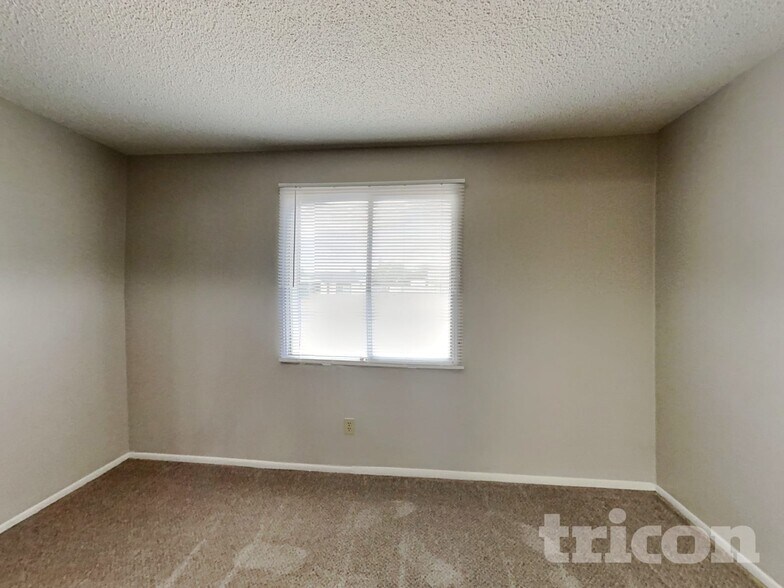 Building Photo - 13215 N 42nd St