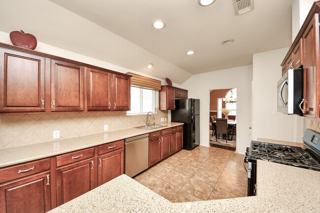 Building Photo - 8714 7 Pines Ln