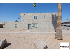 Building Photo - $500 OFF FIRST MONTH'S RENT MOVE IN SPECIA...