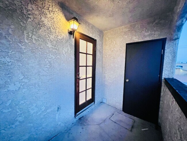 Building Photo - 5048 Spencer St