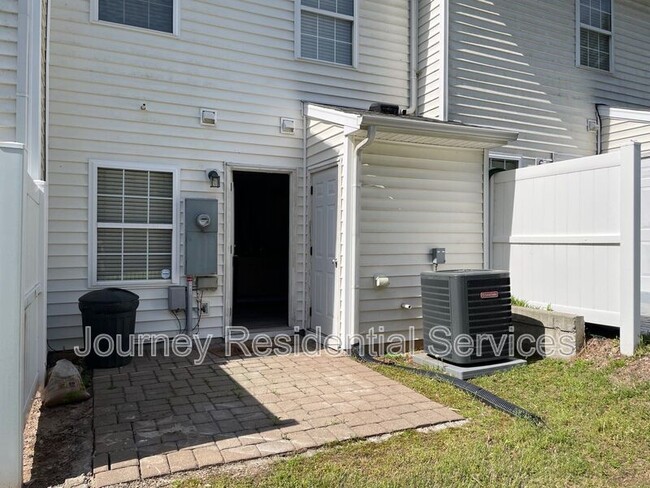 Building Photo - 3135 Ivy Wood Ln
