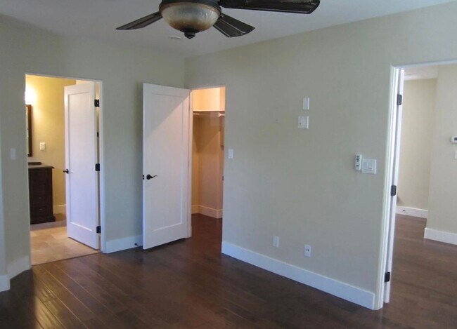 Building Photo - Charming Hillcrest Home with Private Yard in an Unbeatable Location