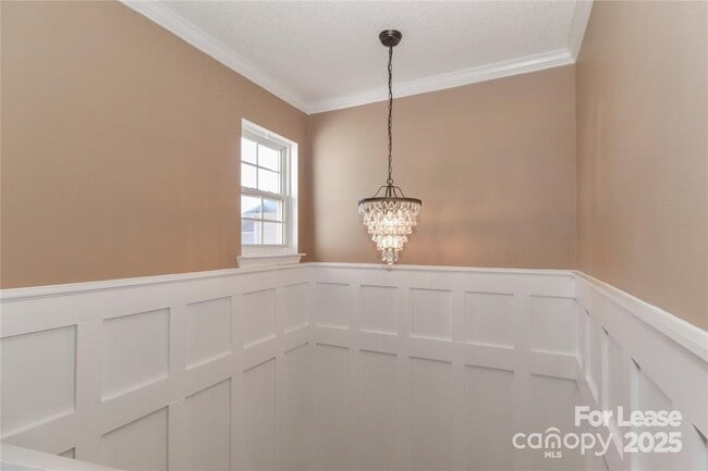 Building Photo - 9408 Meadowmont View Dr