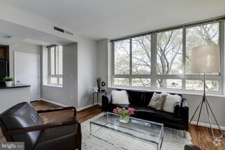 Building Photo - 355 I St SW