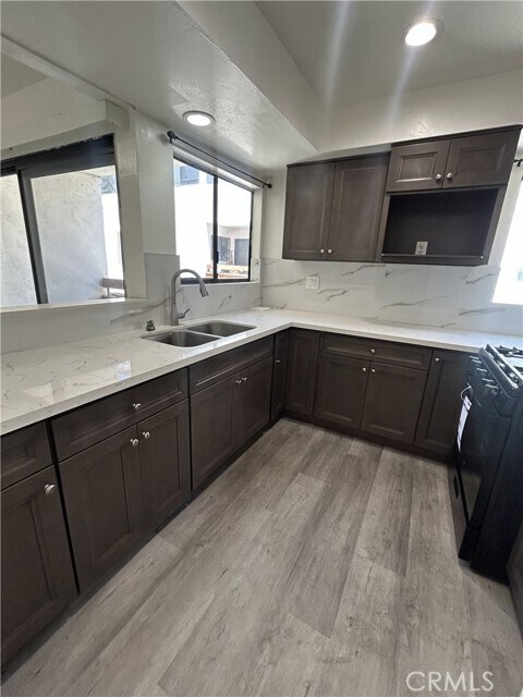 Building Photo - 400 S Garfield Ave