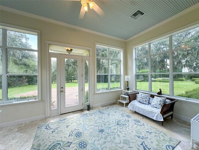 Building Photo - 6425 NW 202nd Pl