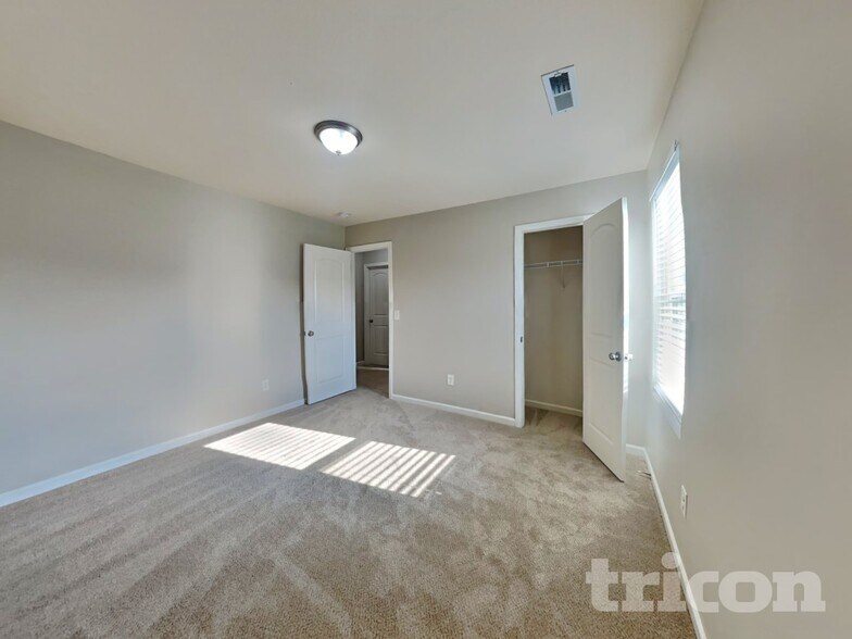 Building Photo - 1110 Langston Dr