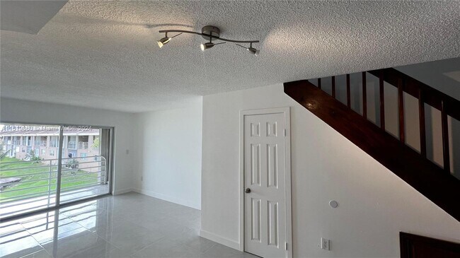 Building Photo - 2790 W 60th St