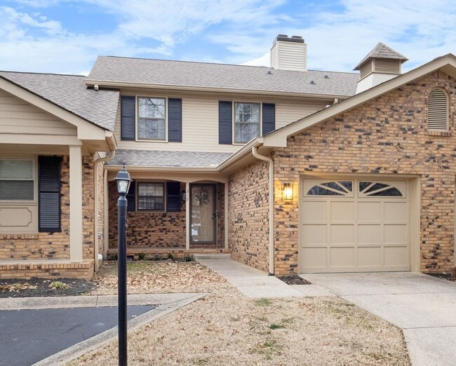 Primary Photo - Beautiful Condo in Sango