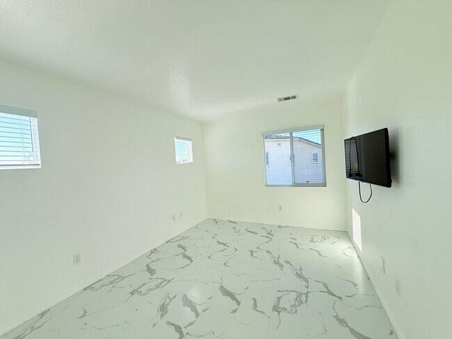 Building Photo - 2023 San Antonio Ct