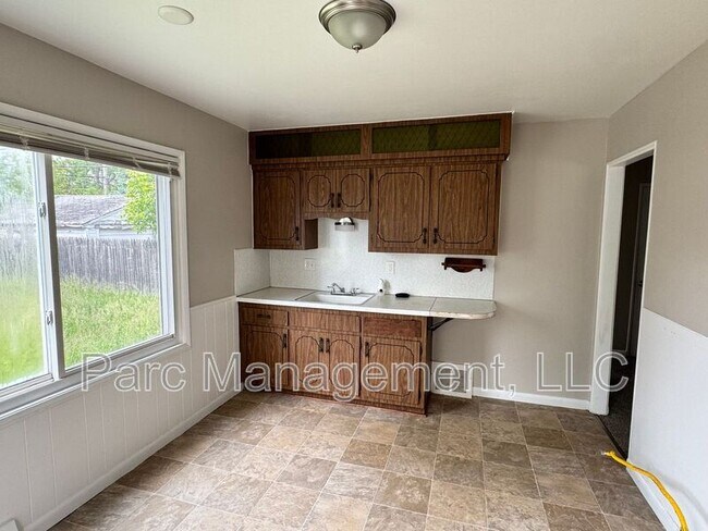 Building Photo - 20274 Kingsville St