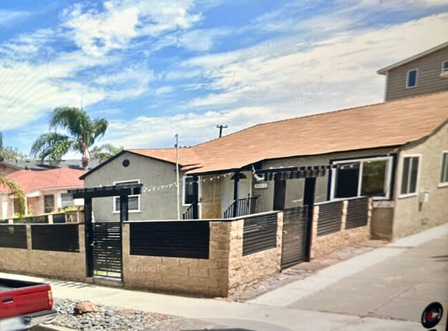 Building Photo - 1813 Oliver Ave