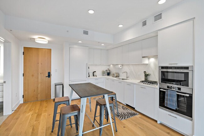 Building Photo - 635 S St NW