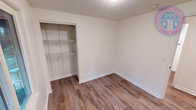 Building Photo - Lake Oswego Gem!!!  Single Level Ranch - Newly Updated