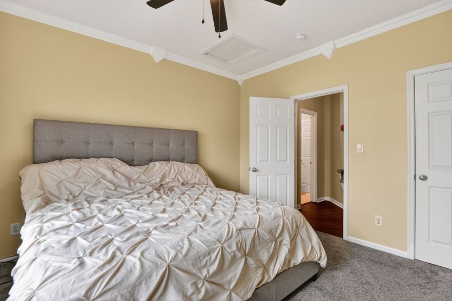 Building Photo - 6044 Steeplechase Ln