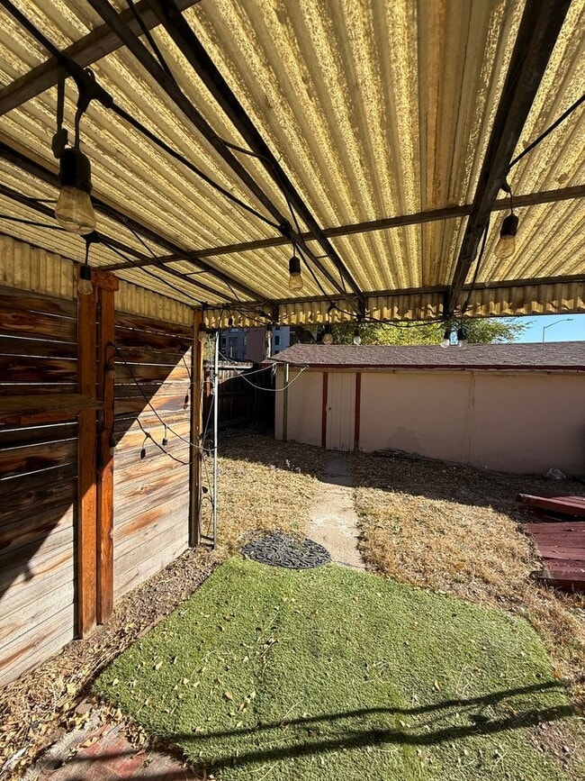 Building Photo - Move In Ready Home on Weber