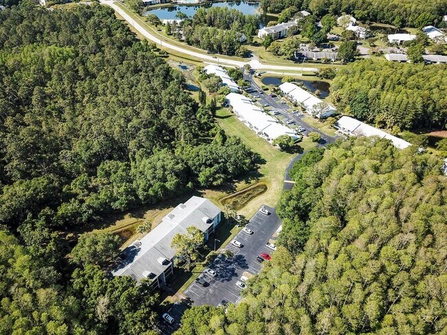 Building Photo - 1372 Pine Ridge Cir E