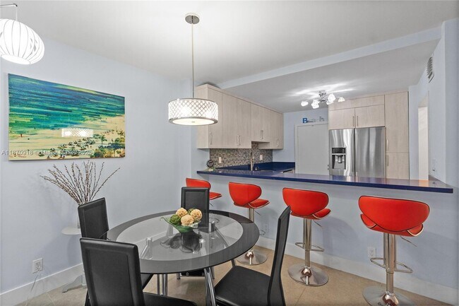 Building Photo - 3725 S Ocean Dr