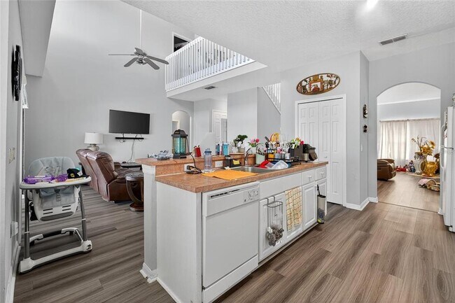 Building Photo - 1202 Cumbrian Lakes Ct