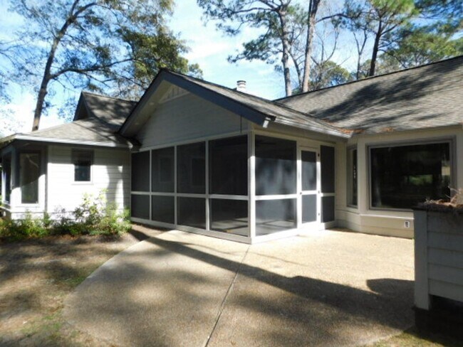 Building Photo - Lovely Remodeled Home In Hilton Head Plantation