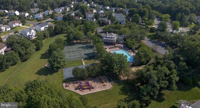 Building Photo - 104 Rover Ct