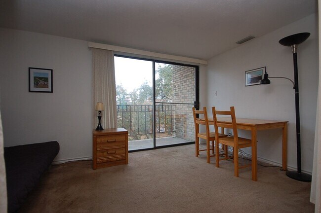 Building Photo - Buena Vista Apt. 312