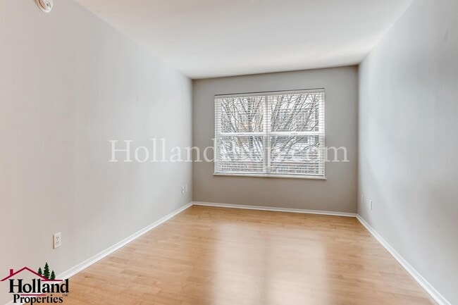 Building Photo - Modern 2-Bedroom Apartment in the Heart of Downtown NEW SUPER PRICE at $1,850!