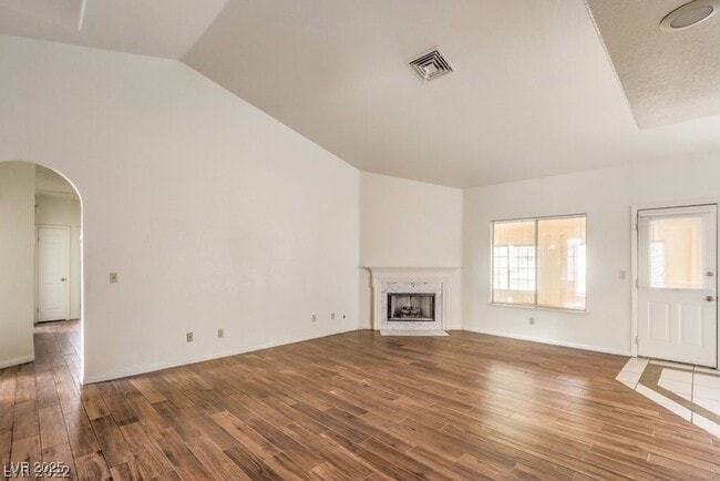 Building Photo - Gated Community, 1-Story, 3 Bedrooms Home ...