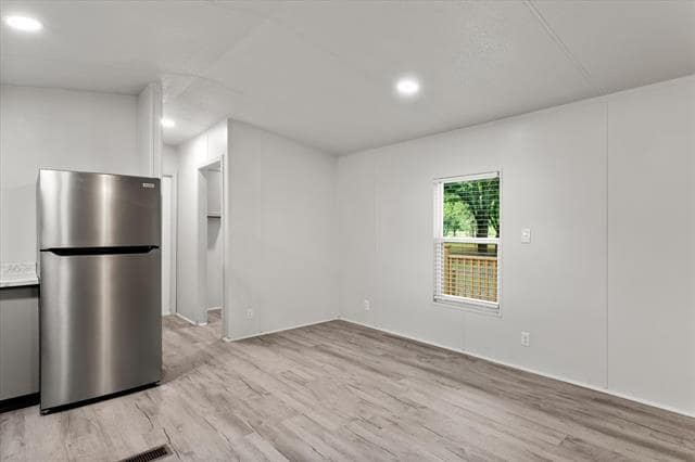 Building Photo - 367 Box Rd