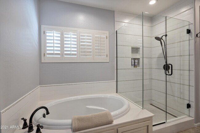 Building Photo - 20802 N Grayhawk Dr