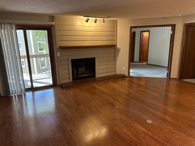 Primary Photo - 2960 Shadow Creek Dr