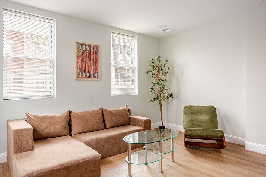 Building Photo - 1816 S 9th St