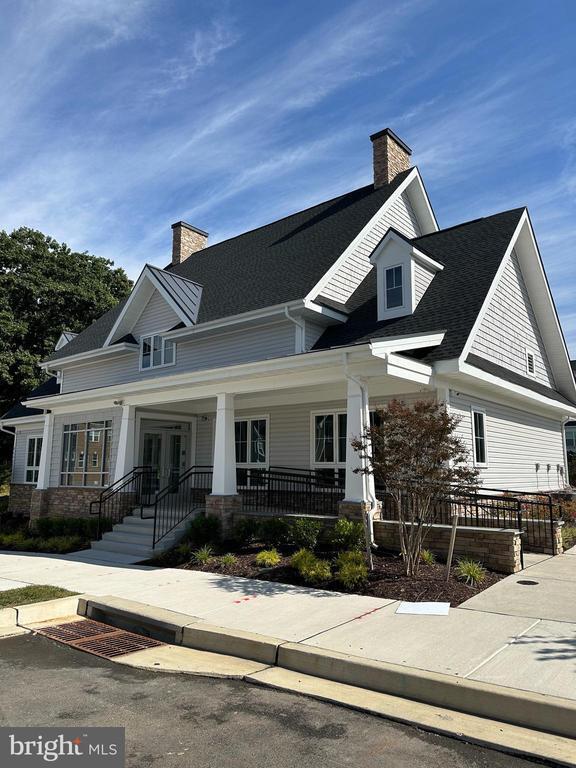 Building Photo - 2318 Woodlands Rd