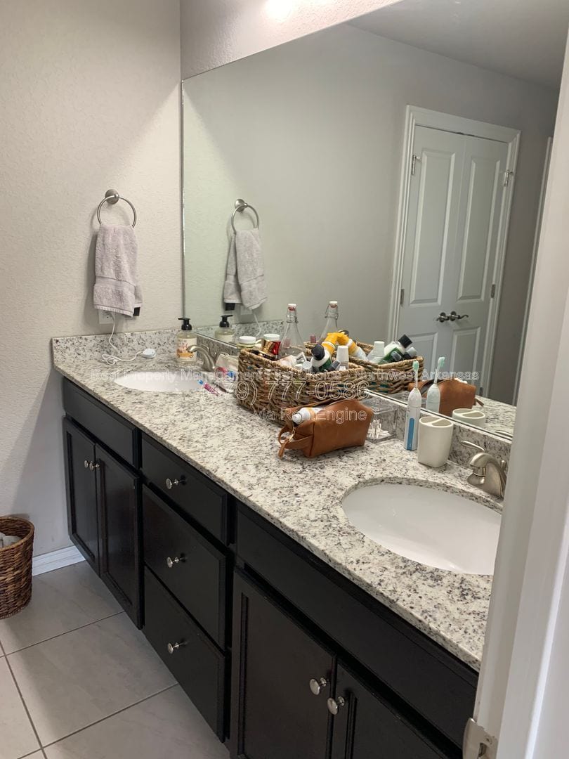 Building Photo - 2761 W Kilimanjaro Way