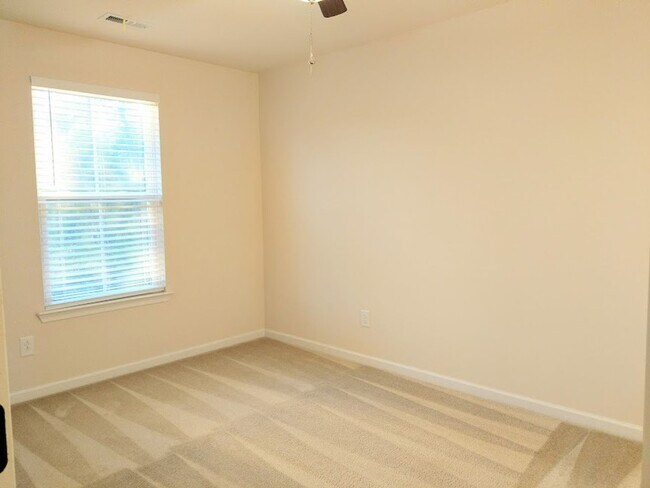 Building Photo - 447 Panorama View Loop