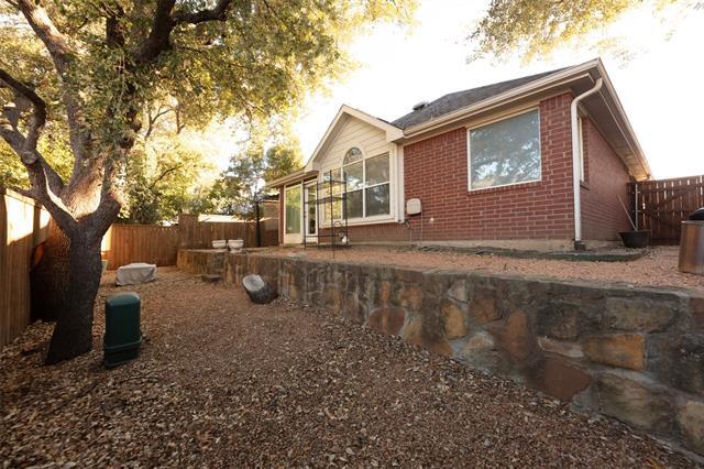 Building Photo - 2405 Sunflower Ln